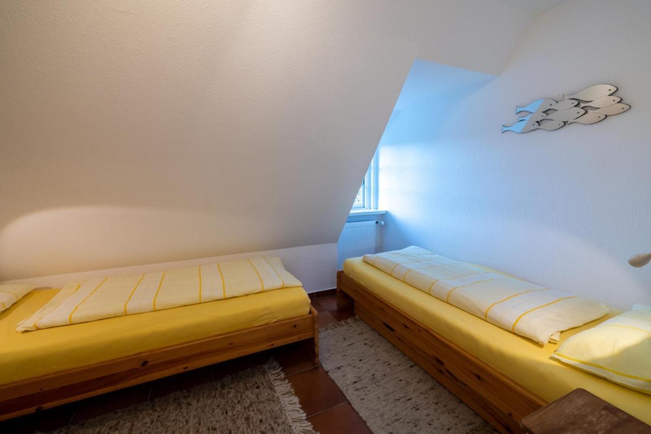 Ferienwohnung Britta Wyk auf Fohr Bagian luar foto